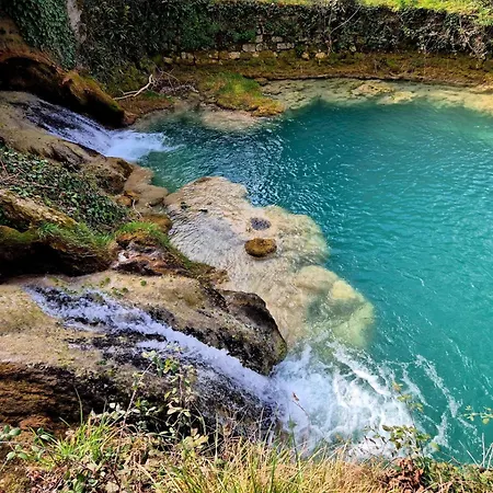 ベッド・アンド・ブレックファスト La Maison Du Griffoul Bb A La Source Cascade Et Terroir Salles-la-Source