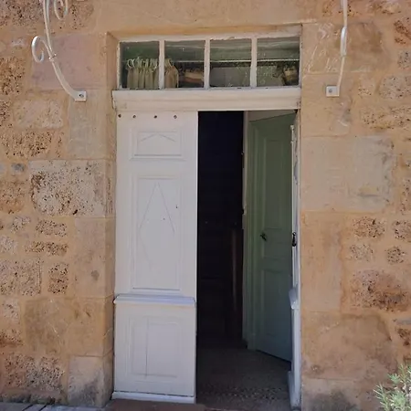 Bed & Breakfast La Maison Du Griffoul Bb A La Source Cascade Et Terroir 3*